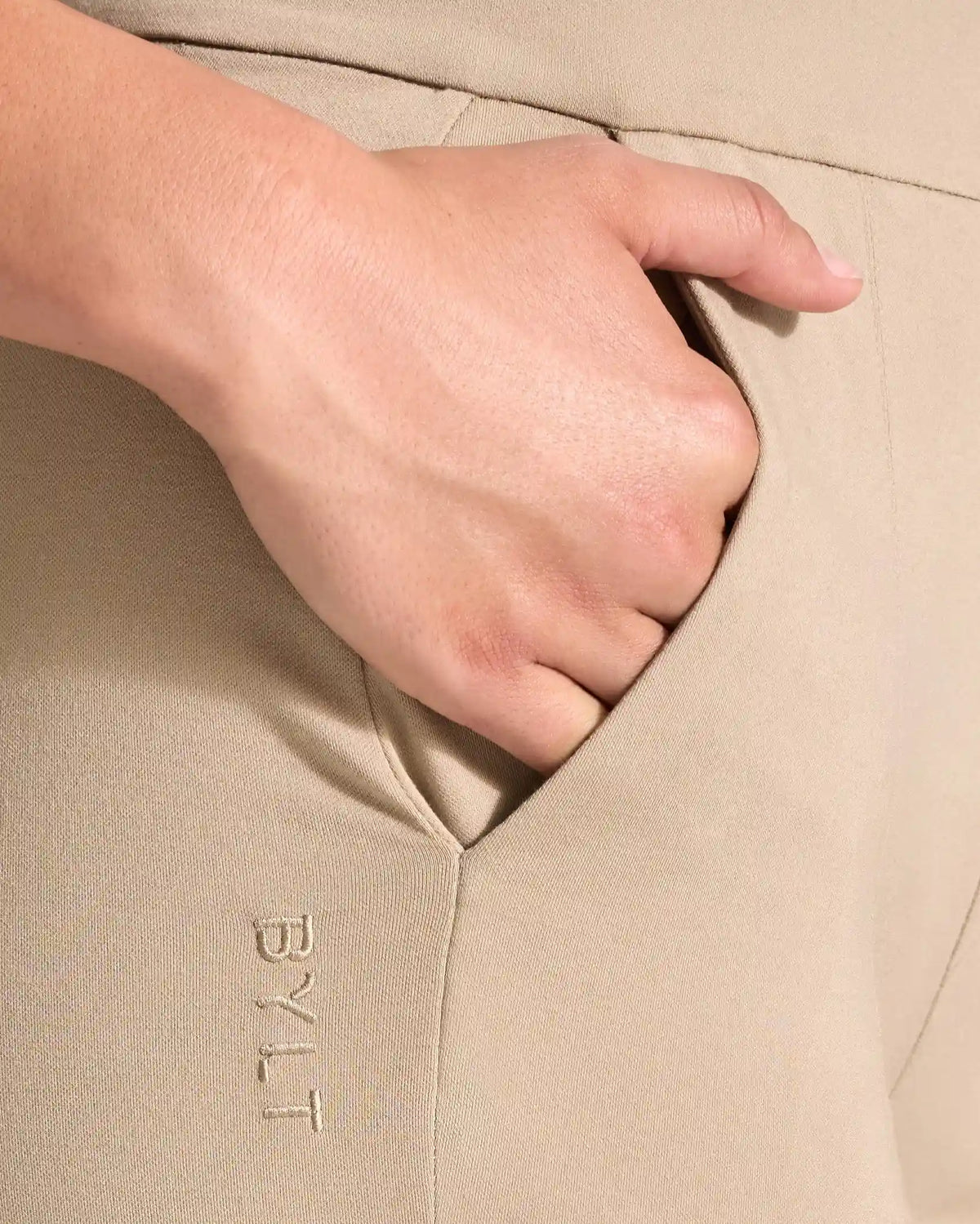 Women's Everyday Slim Ankle Pant