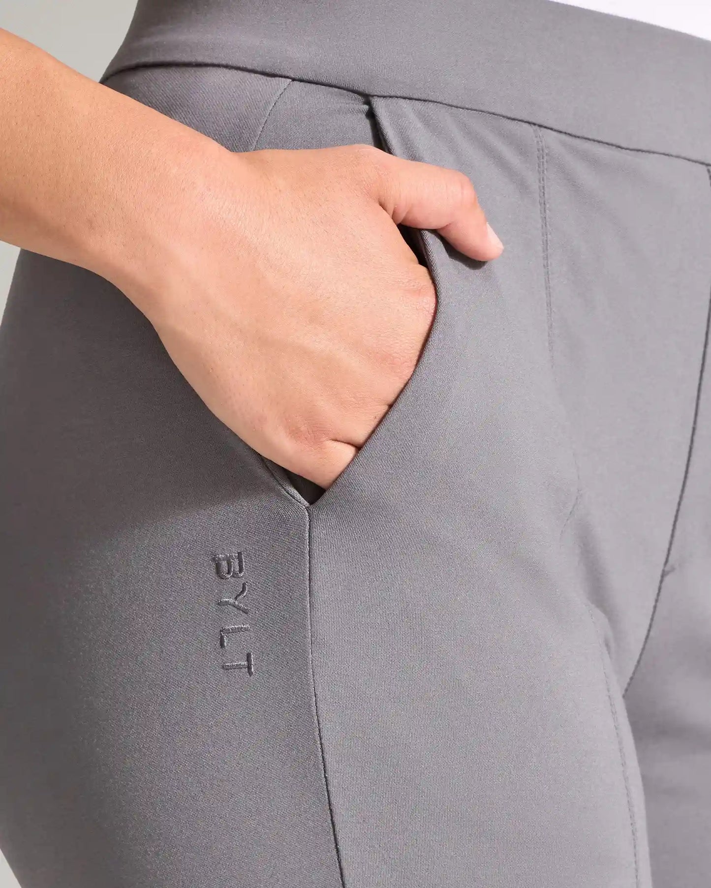 Women's Everyday Slim Ankle Pant
