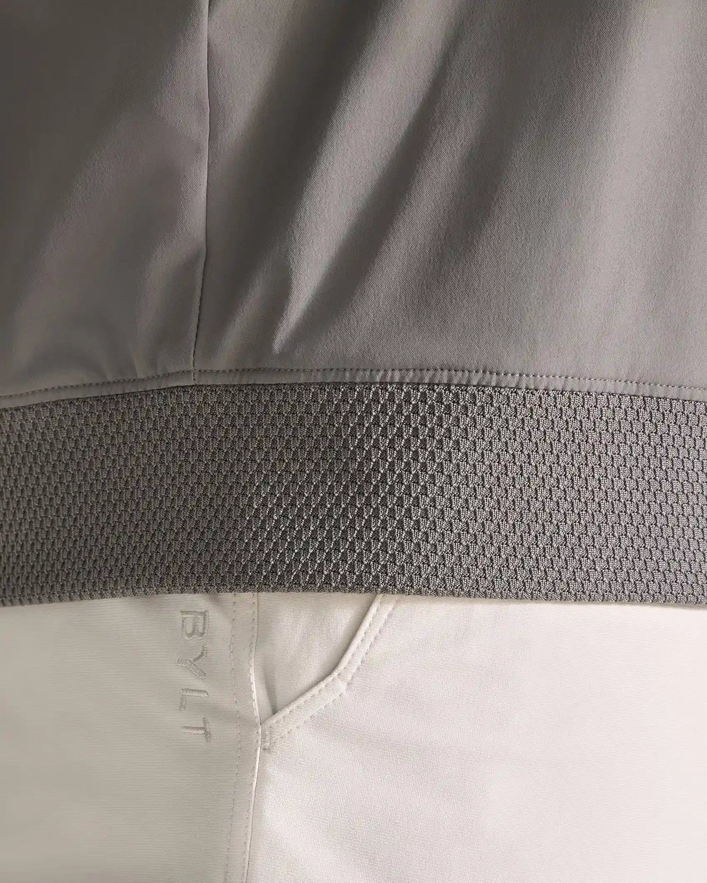 Arc Lightweight V-Neck Pullover