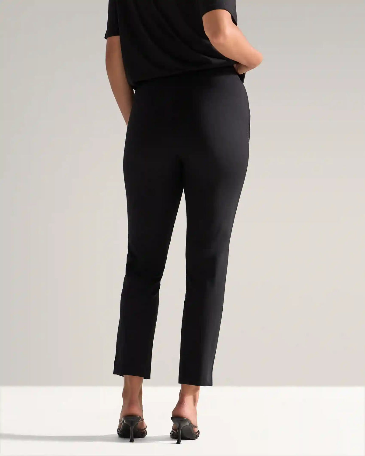Women's Everyday Slim Ankle Pant